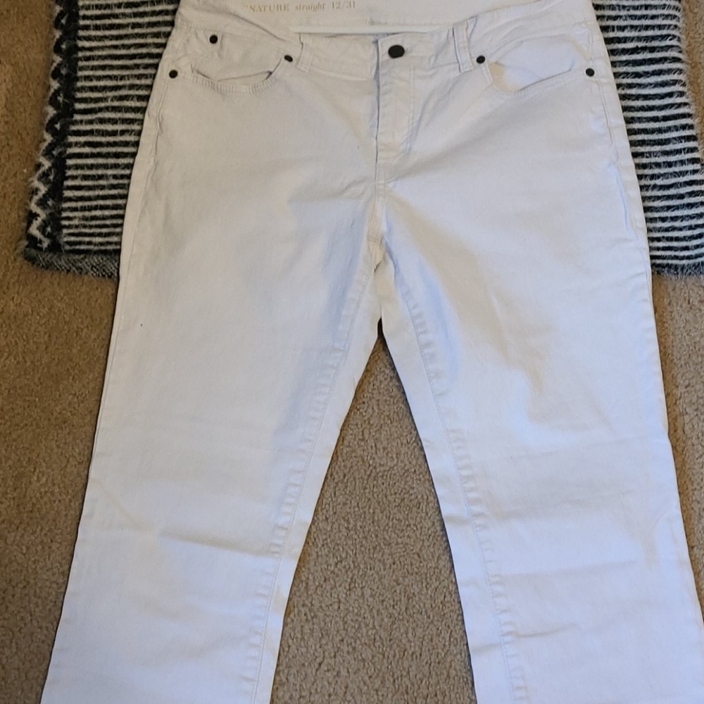C4 : Singnature jeans:- women straight jeans 12/31 - Picture 2 of 4
